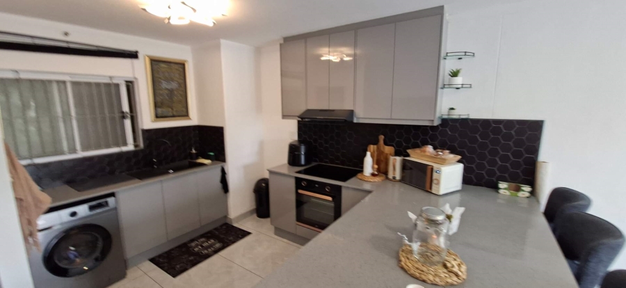 2 Bedroom Property for Sale in Royal Ascot Western Cape